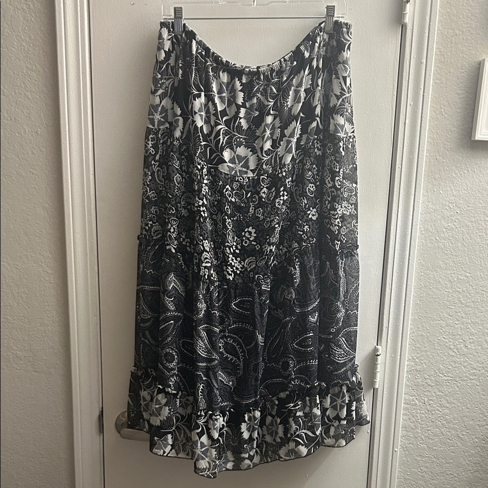 Black and White Tiered Floral Maxi Skirt